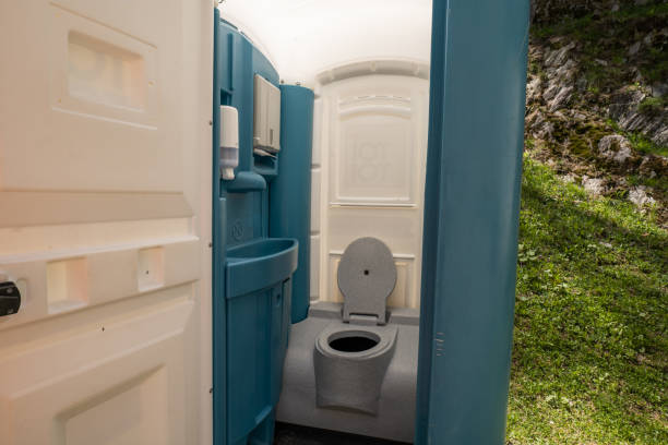 Best Portable restroom trailer rental  in Meron Park, CA